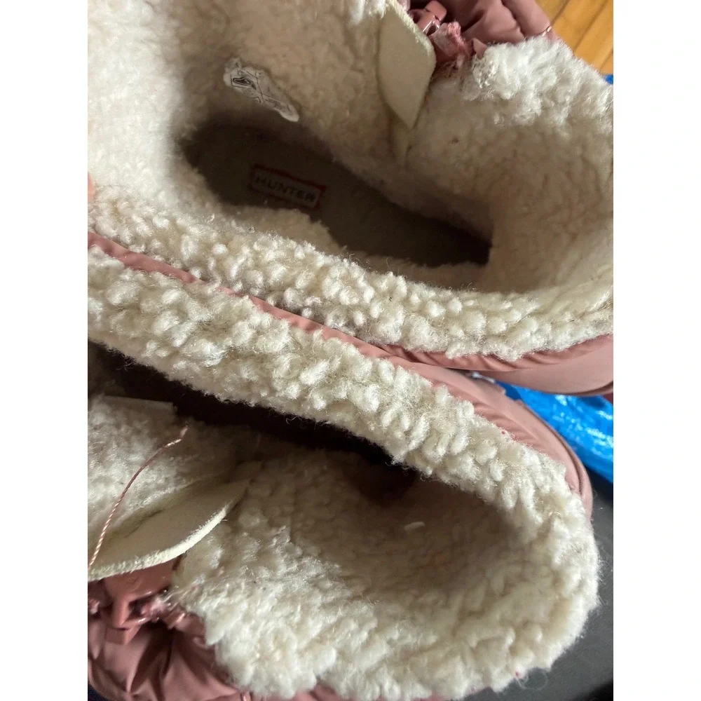 Hunter ankle‎ puffer Sherpa lined weather proof outdoor snow boots in pink youth